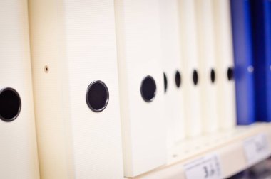 Ofis portre resmi evrak dosya Ciltçi arka plan temizleyelim. Yönet organizasyon muhasebe, mali bürokrasi, işyeri yönergeleri, Eğitim Üniversitesi bilgi Organizatör