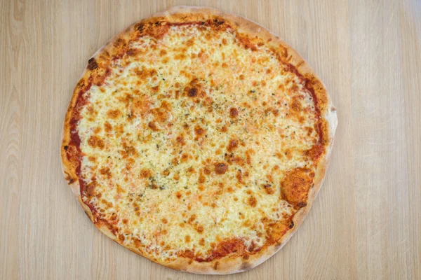Pizza Delizioso Stile Classico Sfondo Tavolo Legno Varietà Cibo Fresco — Foto Stock