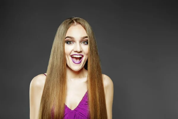 Jovem Alegre Feliz Cabelo Muito Comprido Modelo Conceito Beleza — Fotografia de Stock