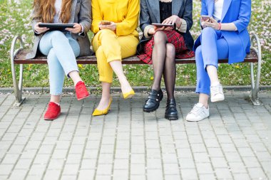 İnsanların elinde ki aletler. Kopya alanı. I kavramı