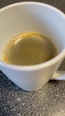 Bir fincan espresso kahve.