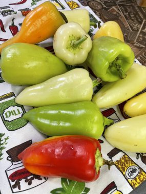 Piyasada taze ve organik sebzeler