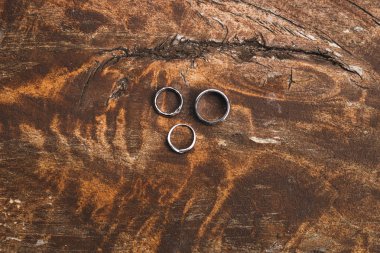 Alyans eski püskü ahşap doku, yakın çekim 