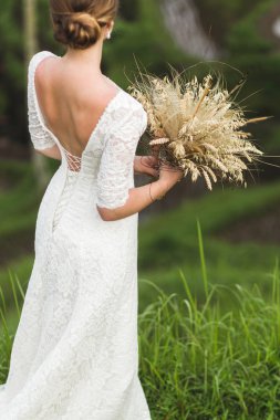 Düğün buketi Kuru çiçekler ve spikelets Boho tarzı gelinler elinde