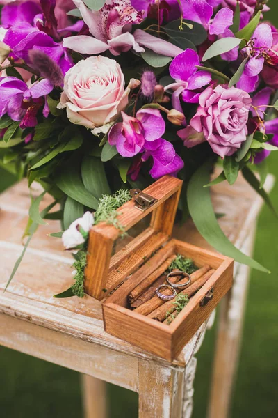 Bruiloft Decoraties Boho Stijl Met Roze Paarse Orchideeën Druif Rozen — Stockfoto