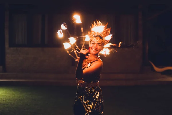 Ubud Indonesia December 2017 Balinesisk Tradisjonell Dans Med Brannshow Strandfest – stockfoto