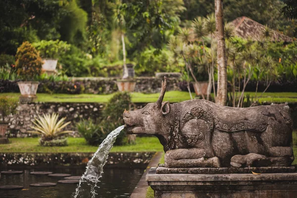 Tirta Gangga Balinesische Architektur Traditionelle Statue Der Gottheit — Stockfoto