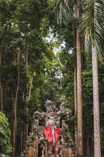 Riesige Balinesische Statue Sangeh Affenwald — Stockfoto