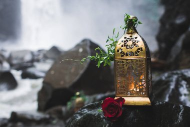 Düğün vintage ile akşam lambaları ve mum içinde dövme