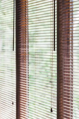Ahşap jalüzi çekim. Eko tarzı ve kavramı