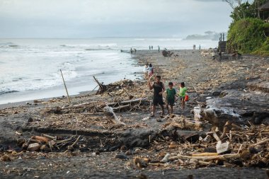 Bali, Endonezya - 31 Nisan 2019: Bali'de plaj kirliliği. Sabit 