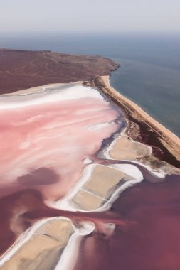 Pembe Koyashskoye tuz gölü havadan panoramik görünümü