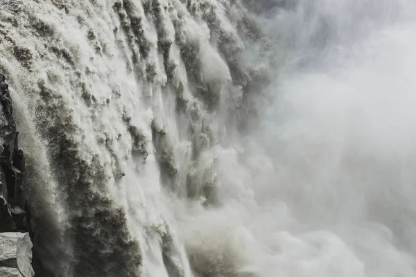 Cachoeira Dettifoss na Islândia. A cachoeira mais poderosa em E — Fotografia de Stock