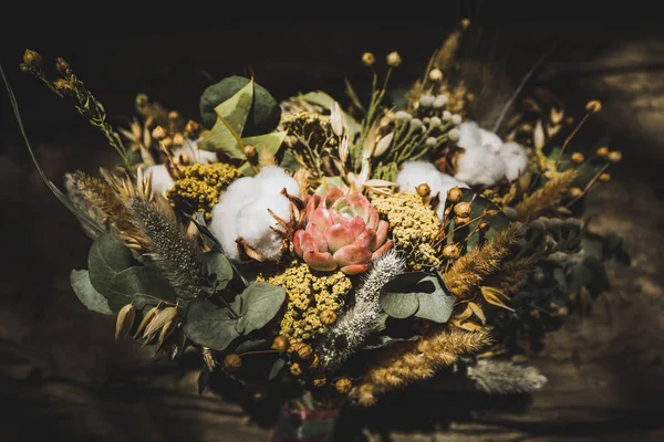 Wedding bouquet with dried flowers. Cotton, succulent, spikelets — ストック写真