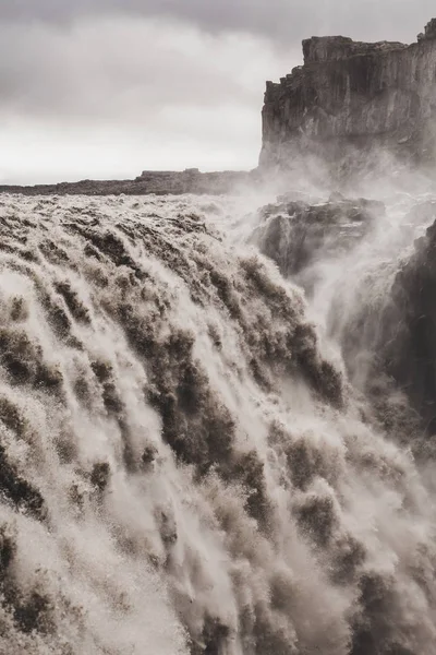 Δραματική θέα του διάσημου καταρράκτη της Ισλανδίας Dettifoss. Εκπληκτικό. — Φωτογραφία Αρχείου