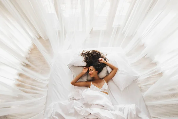 Beautiful Smiling Girl Awakening White Bed Happy Wake Start New — Stock Photo, Image