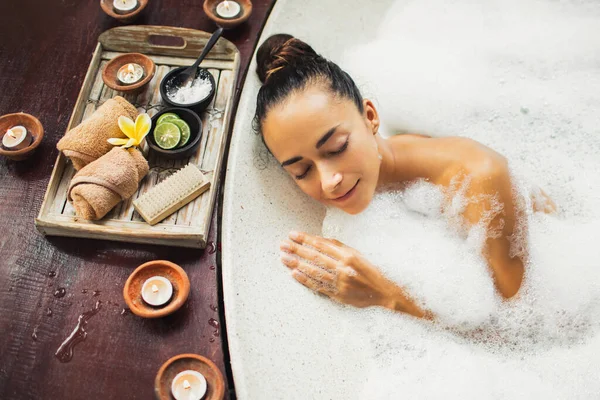 Woman Relaxing Bath Tub Foam Bubbles Romantic Spa Treatment Body — Stock Photo, Image