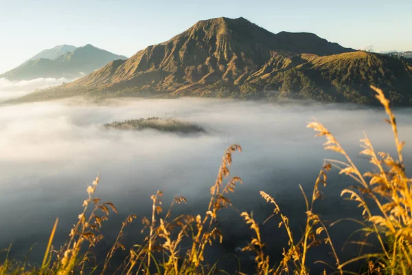 Soluppgången Utsikt Över Berget Batur Vulkan Bali Från Pinggan Byn — Stockfoto