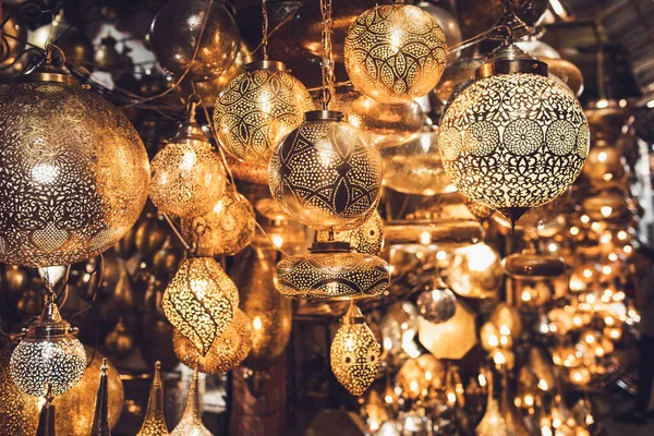 Candeeiros Tradicionais Souvenirs Marroquinos Mercado Local Souk Marrakesh Medina Trabalho — Fotografia de Stock