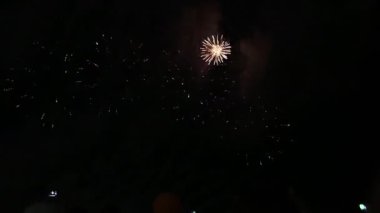bir sürü insan havai fişek Fireworks gece tatil izlerken