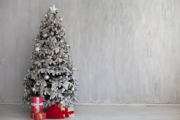 Decoración de Navidad Árbol de Navidad con regalos z —  Fotos de Stock