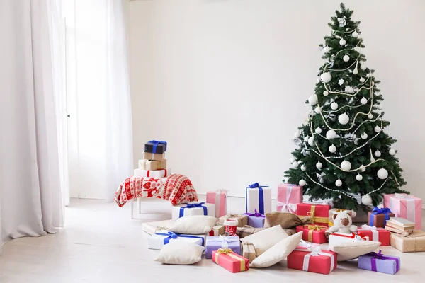 Feliz feriados Natal nova árvore de ano Presentes — Fotografia de Stock