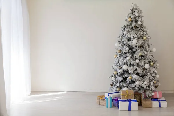 冬季圣诞节新年树礼物家庭装饰 — 图库照片