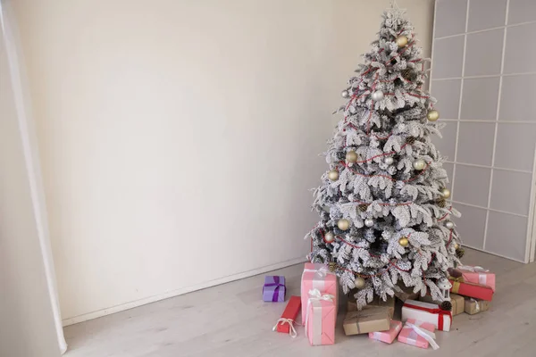 Christmas Heminredning nyår med julgran — Stockfoto