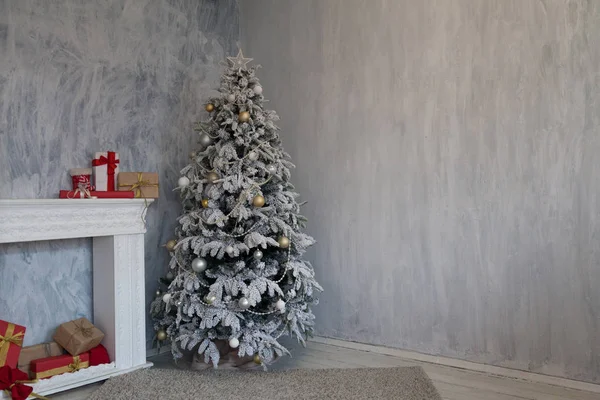 Decorazione domestica interna Natale nuovo anno albero regali — Foto Stock