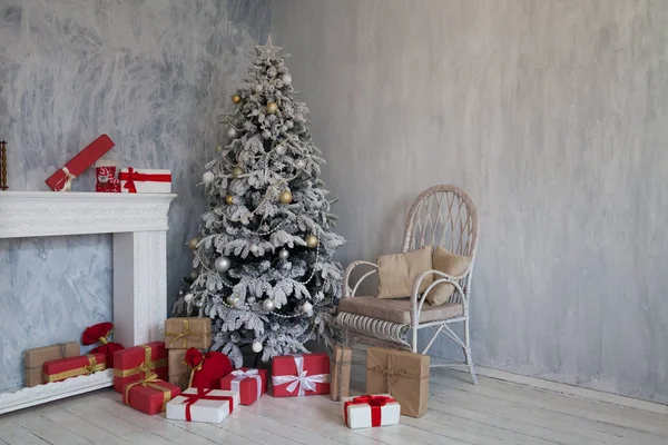 Vánoční pozadí vánoční stromeček s dárky na nový rok — Stock fotografie