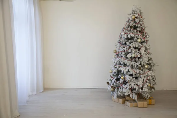 Рождество Новый год елка праздник зимние подарки фоне украшения — стоковое фото