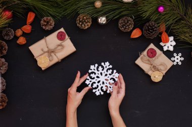 Yeni yıl ağacı arka plan Noel oyuncaklar hediyeler