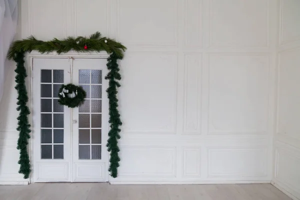 Árbol de Navidad con regalos vacaciones de año nuevo invierno —  Fotos de Stock