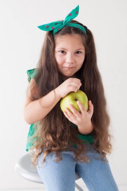 küçük güzel kız Diş Hekimliği Diş Apple küçük