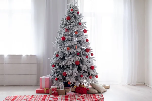 Árbol de Navidad vacaciones año nuevo regalos decoración de invierno —  Fotos de Stock