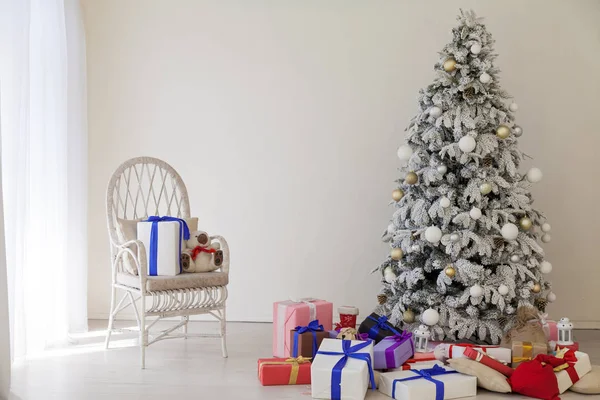 ツリー クリスマス ツリー新年の贈り物休日カード インテリア — ストック写真