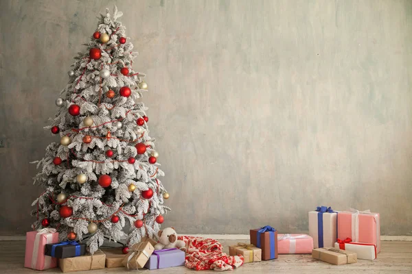 Frohe Weihnachtsbaum Geschenke neues Jahr Haus Interieur — Stockfoto