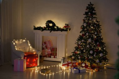 Tatil Noel iç ev Noel ağacı ve hediyeler yılbaşı Garland