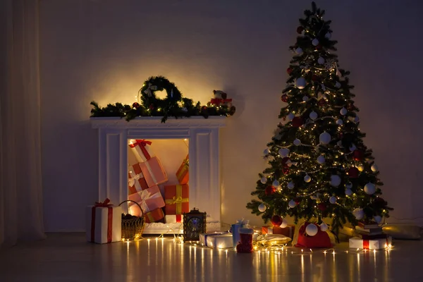 クリスマスのインテリア ライト花綱あけましてメリー クリスマス クリスマス プレゼント — ストック写真