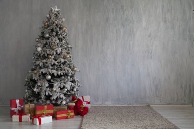 Neşeli Noel hediyeleri iç beyaz oda tatil yeni yıl ağacı
