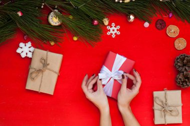 Kış tatil Noel yılbaşı ağacı süsleme dekor hediyeleri arka plan