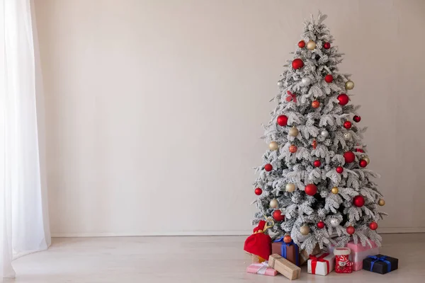 Weihnachtsbaum Winter Neujahr Urlaub Geschenke weiß Wohnkultur — Stockfoto