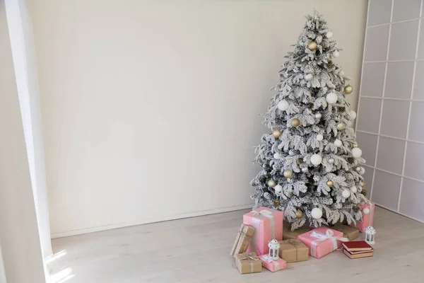 Φώτα γιρλάντα νέο έτος διακόσμηση λευκό οίκο διακοπές δέντρο δώρα Χριστουγέννων — Φωτογραφία Αρχείου