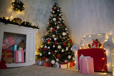 Hediyeler, Garland ışıkları yeni yıl kış ile Noel ağacı