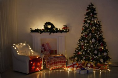 Hediyeler, Garland ışıkları yeni yıl kış tatili ile Noel ağacı