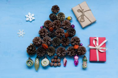 Noel arka plan yılbaşı ağacı Yılbaşı hediyeleri dekor dekorasyon kış tatil