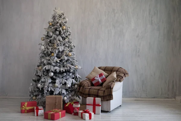 Navidad Home Interior Árbol de Navidad con regalos vacaciones año nuevo invierno —  Fotos de Stock