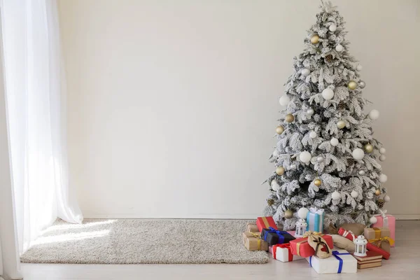 Casa de árvore de Natal Interior ano novo férias presentes decoração de inverno — Fotografia de Stock