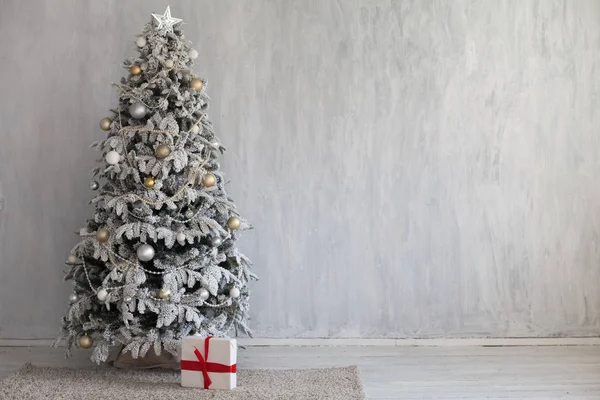 クリスマス ツリー ハウス インテリア新年休日ギフト冬の装飾 — ストック写真