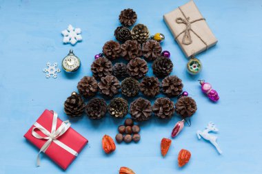 Noel arka plan Christmas yeni yıl koniler hediye kartı ile